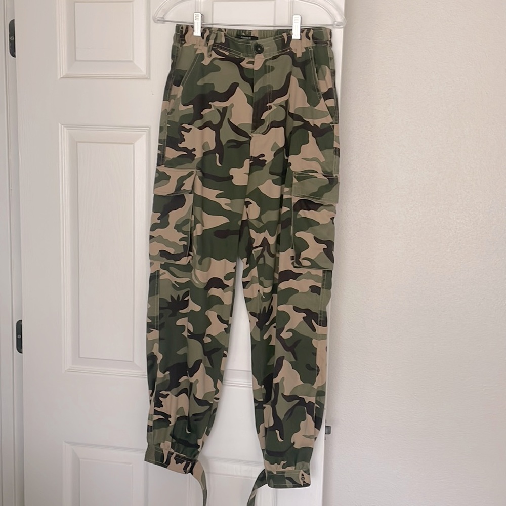 Forever 21 Camo Jogger